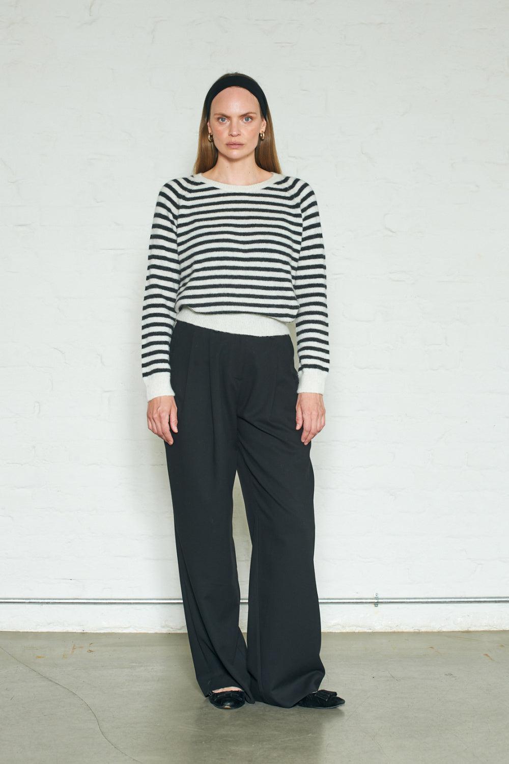 Fiona Stripe Offwhite / Charcoal