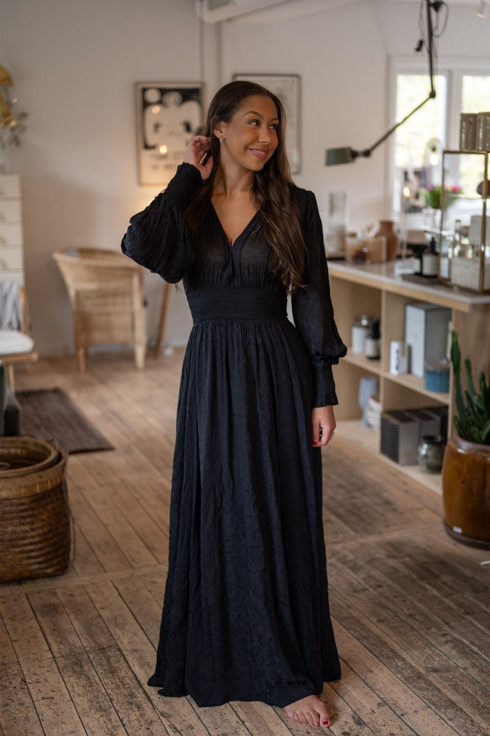 Georgette Smocking Gown Black