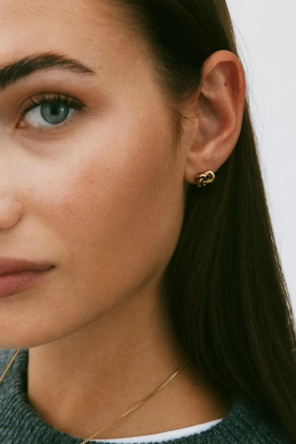 Infinity Knot Studs S Gold