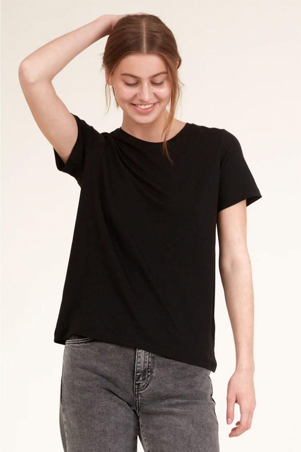 Jolanda Tee Black