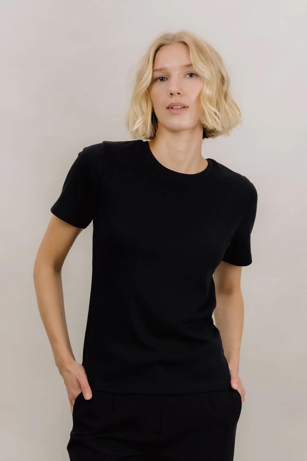 Linn Tee Black