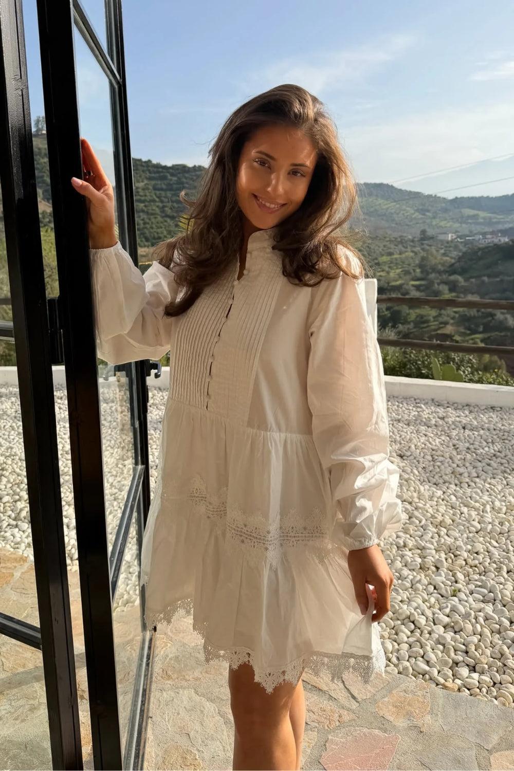 LivIc Dress White Embroidery