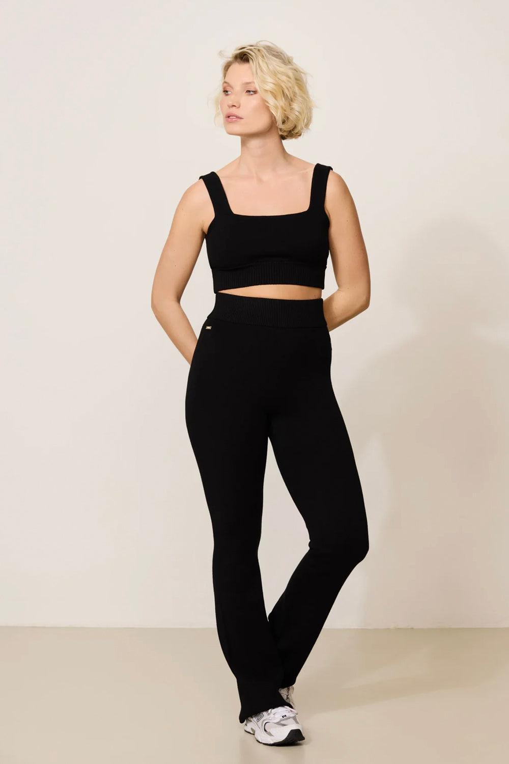 Olly flare pant black