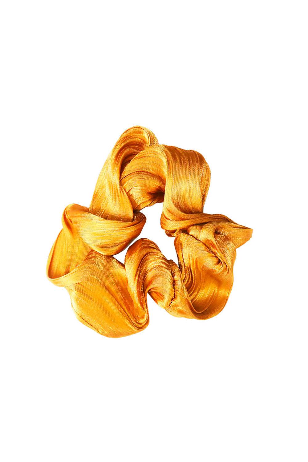 Sistie scrunchie Gold in silk-inspired fabric