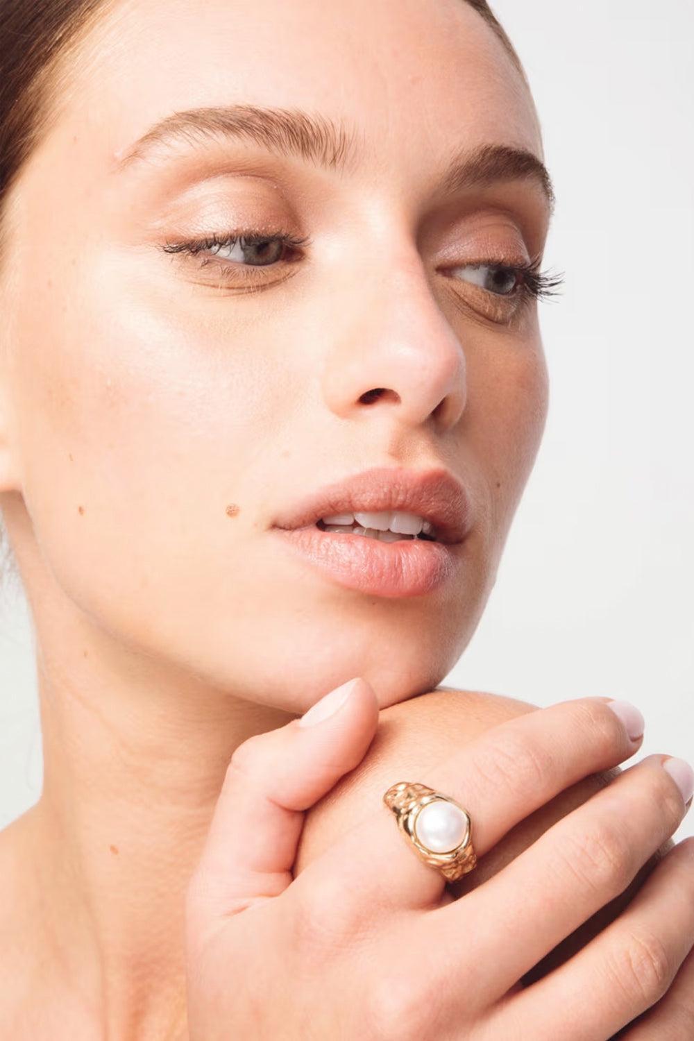 The Chunky Pearl Ring