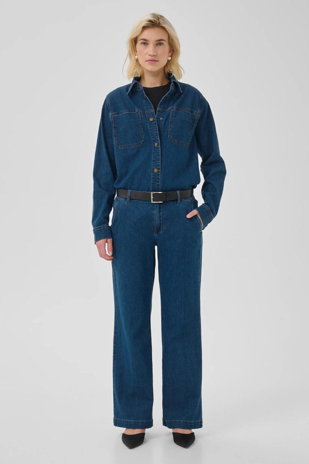 The Lara Jeans Wide Medium clear blue wash
