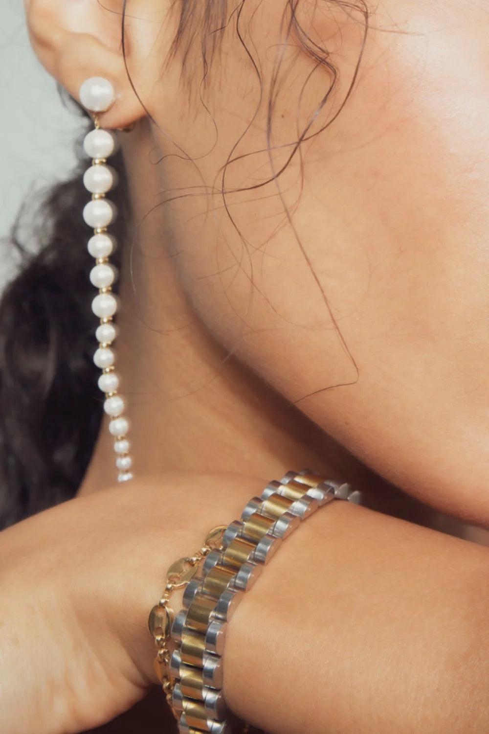 The Long Pearl Earrings