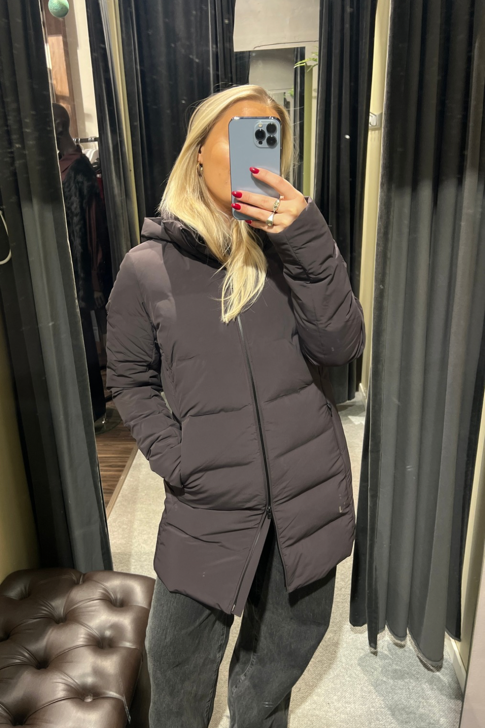 W Enigma Parka Espresso down collar