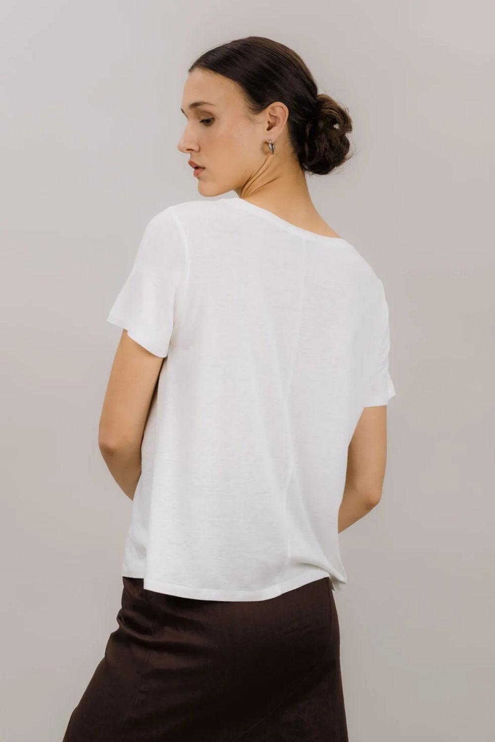 Zaneta Tee White