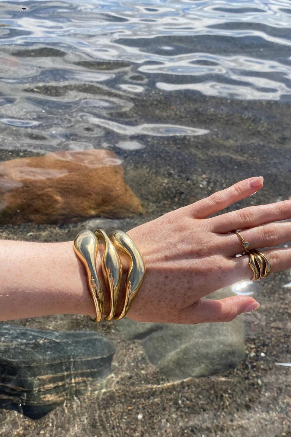 bracelet cuff big waves