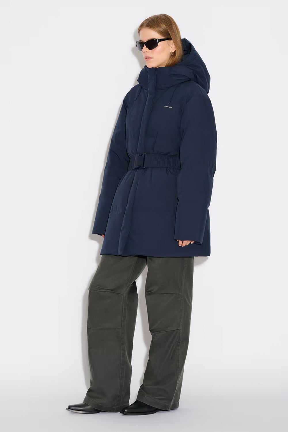 Besseggen Lt. Down Jacket Dk. Navy