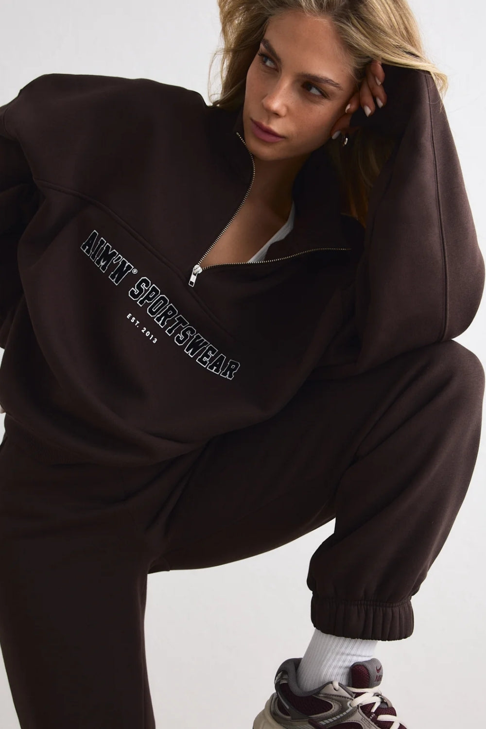 Varsity Sweat Half Zip Chocolate