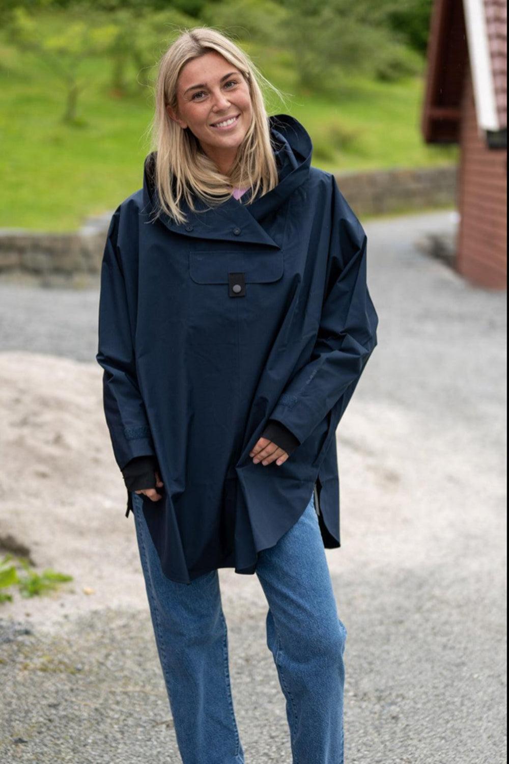 Bergen Poncho Dark Navy