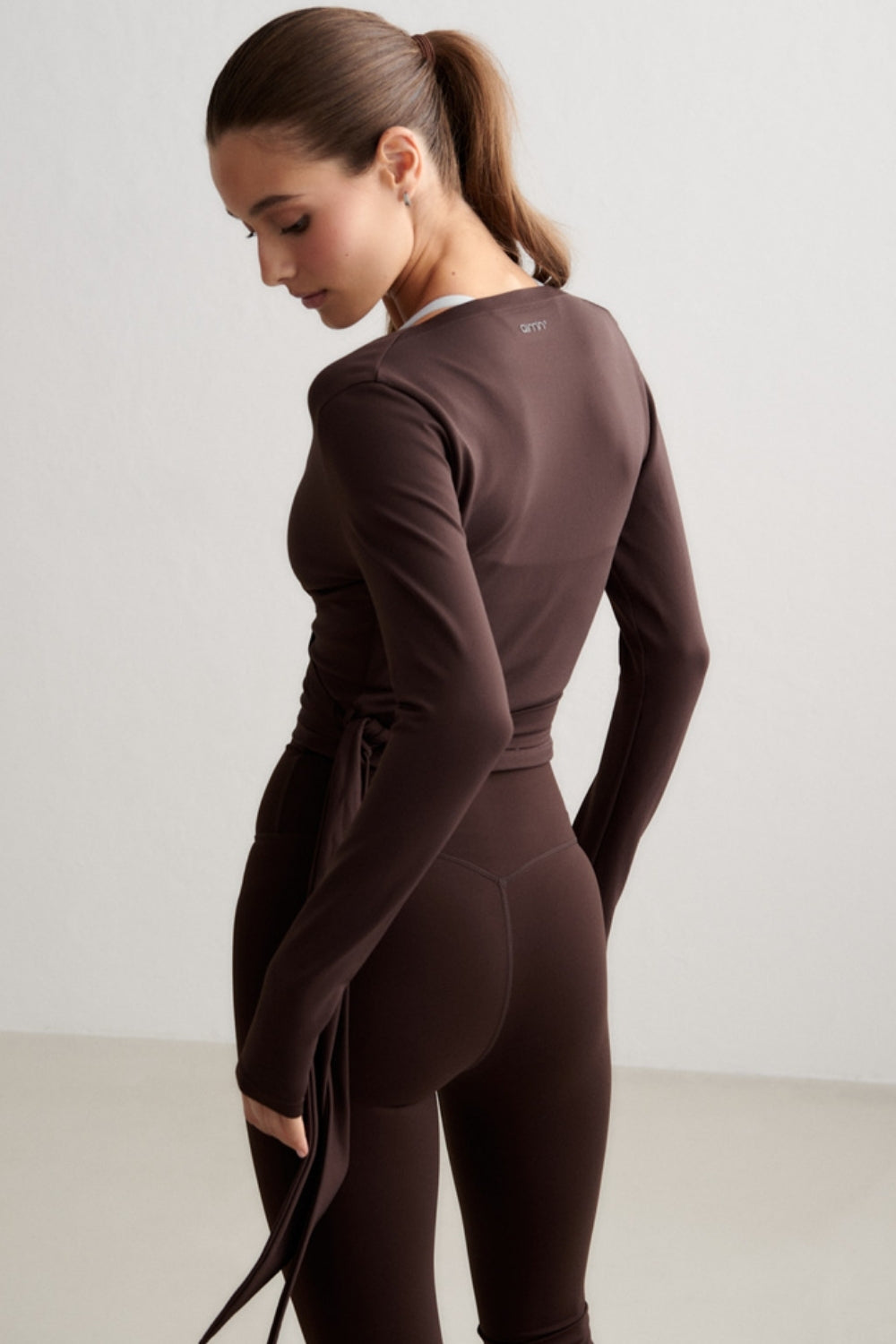Shape Seamless Wrap Long Sleeve Chocolate